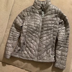 The North Face grey puffer jacket size Small